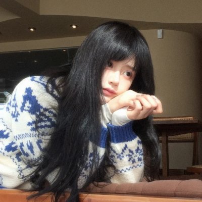 蜘蛛网中的女孩